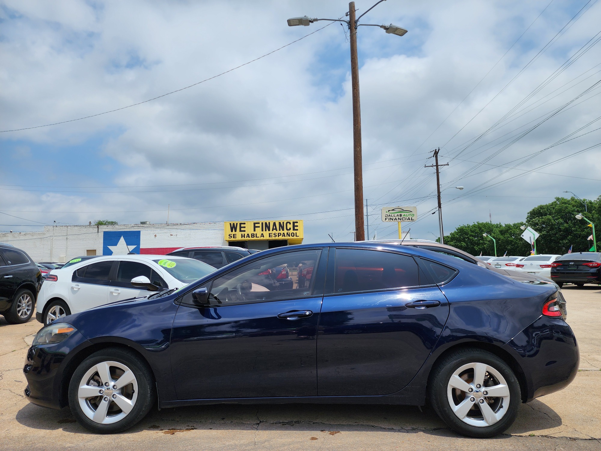 2015 BLUE /BLACK Dodge Dart SXT (1C3CDFBB7FD) with an 2.4L L4 DOHC 16V engine, AUTO transmission, located at 2660 S.Garland Avenue	, Garland, TX, 75041, (469) 298-3118, 32.885387, -96.656776 - CASH$$$$$$ CAR!! This is a SUPER CLEAN 2015 DODGE DART SXT! BLUETOOTH! SUPER NICE! Come in for a test drive today. We are open from 10am-7pm Monday-Saturday. Call or text us with any questions at 469.202.7468, or email us at DallasAutos4Less@gmail.com. - Photo #6